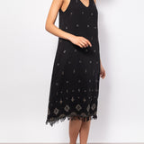 Abito midi in cotone con ricami e frange - NERO - AM51