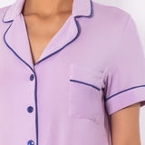 Pigiama con maglia aperta a manica corta, collo revers e pantaloncino in modal – CH12
